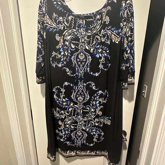 Roz & Ali 3/4 Sleeve Floral Dress - Picture 2 of 4